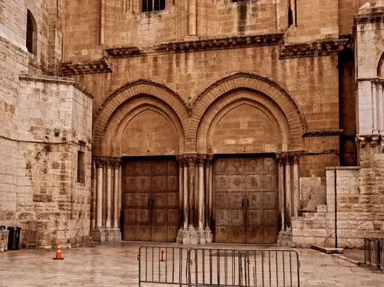 Santo Sepolcro chiuso. Non era mai accaduto in secoli di storia
