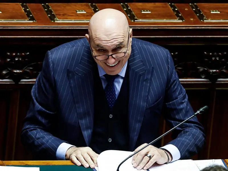 Ritorno della leva militare? La proposta Crosetto riaccende il dibattito sulla “naja volontaria”