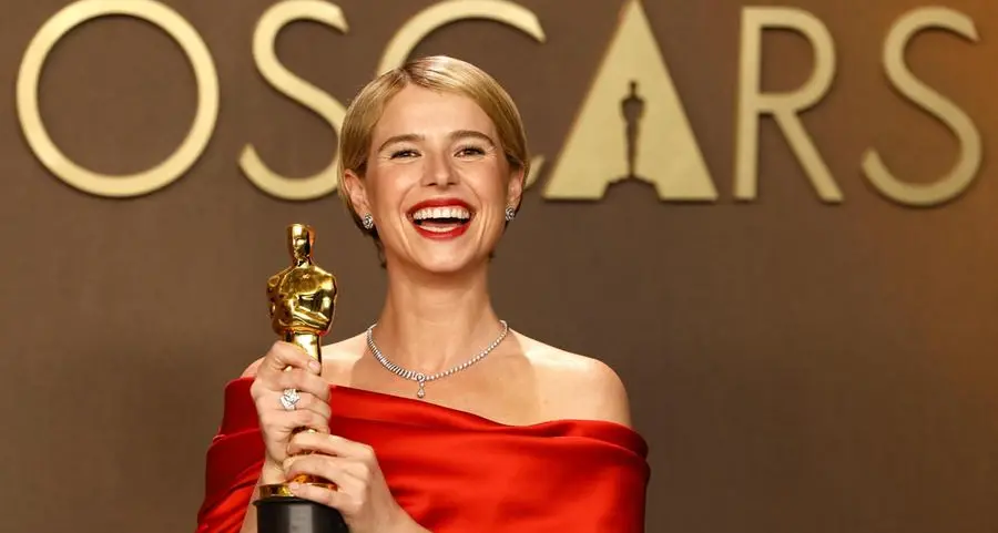 L'inno alle madri e alla famiglia dell'attrice irlandese Jessie Buckley dopo aver ricevuto il Premio Oscar