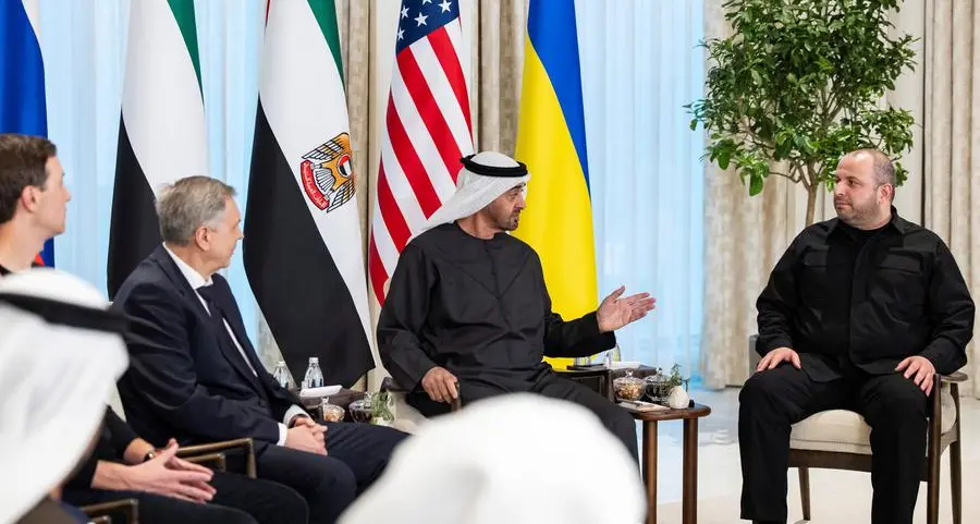 Ucraina, il nodo Donbas sui negoziati ad Abu Dhabi mentre Kyiv, sotto attacco, è al buio