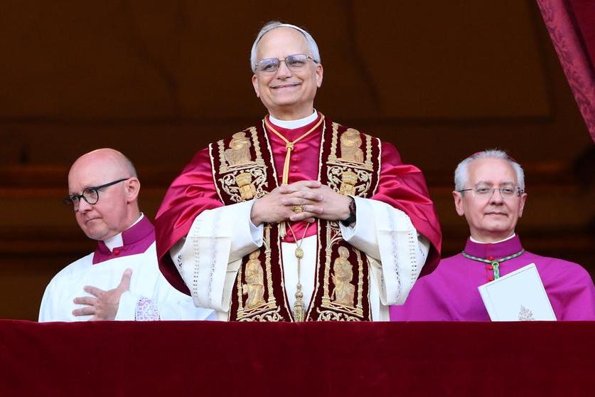Leo XIV, one year after the election: Sister Becquart tells the Pope about peace