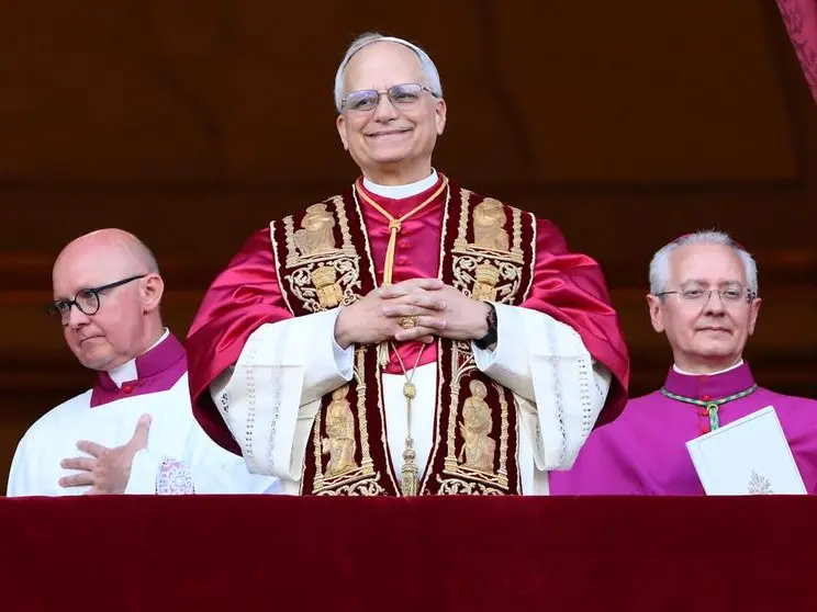 Leone XIV, un anno dopo l’elezione: suor Becquart racconta il Papa della pace