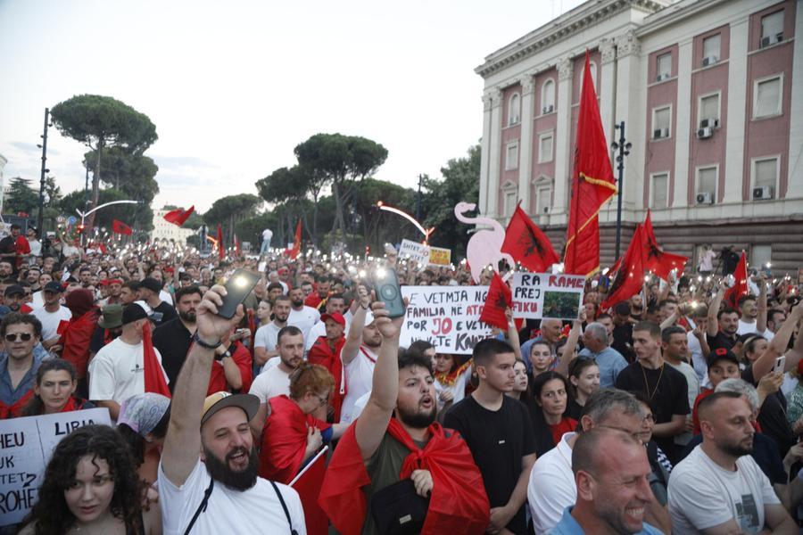 Albania, the “flamingo revolution”: young people in the streets against concrete in protected areas Albania, the “flamingo revolution”: young people in the streets against concrete in protected areas