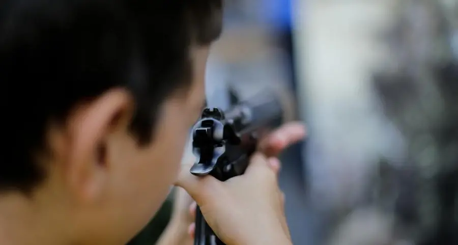 Polemica per l'ingressso dei minori (gratis per gli under 12) a EOS, European Outdoor Show, Fiera delle armi di Parma