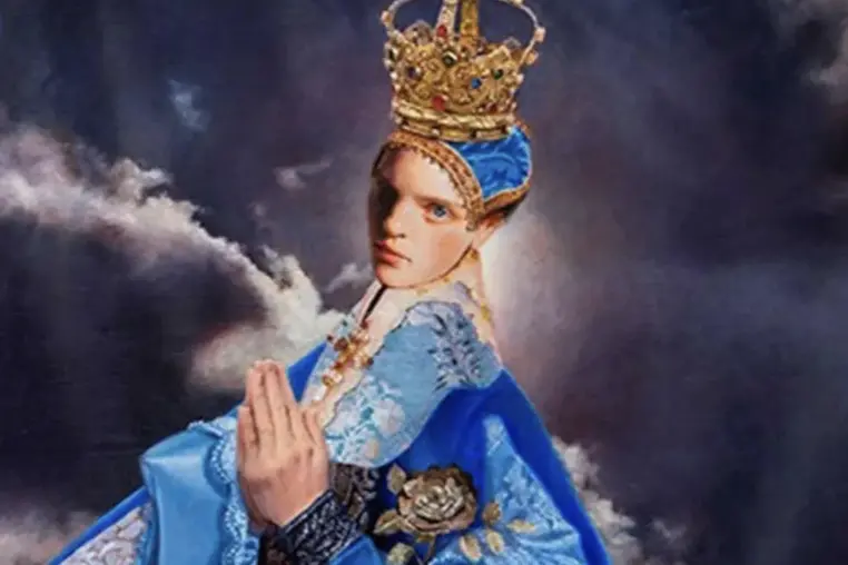 Il drappellone dipinto dall\\'artista romena Teodora Axente per il Palio del 16 agosto, dedicato alla Madonna dell\\'Assunta