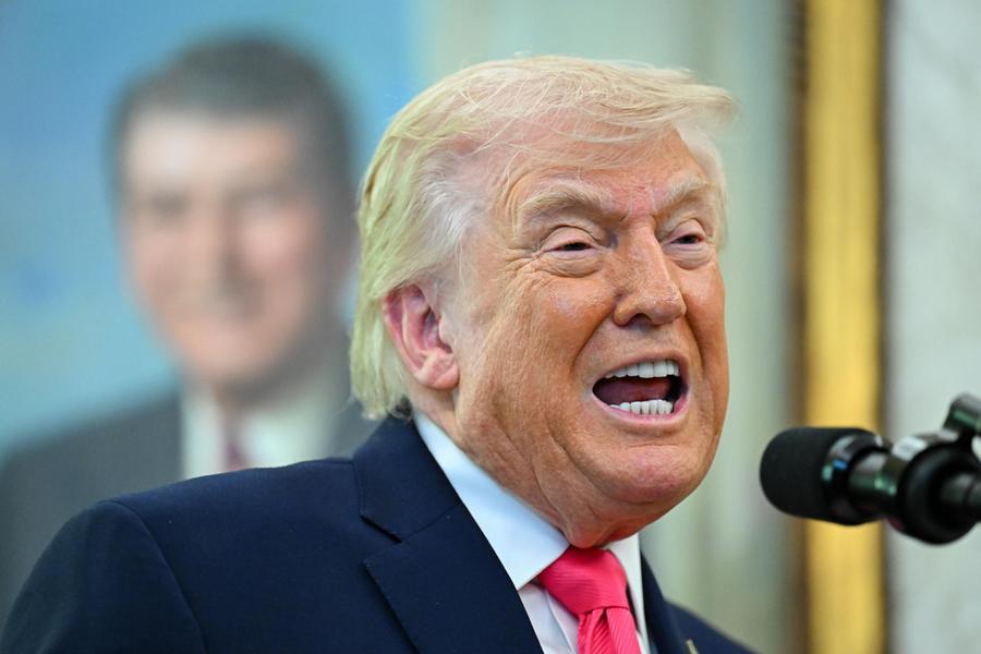 Donald Trump, the president who thinks he is emperor Donald Trump, the president who thinks he is emperor