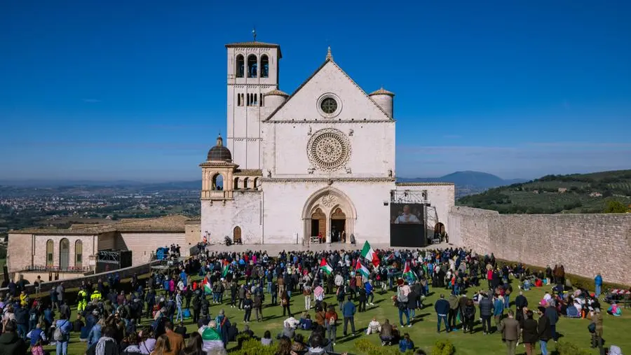 San Francesco, la festa degli 800 anni: Zuppi e Mattarella ad Assisi