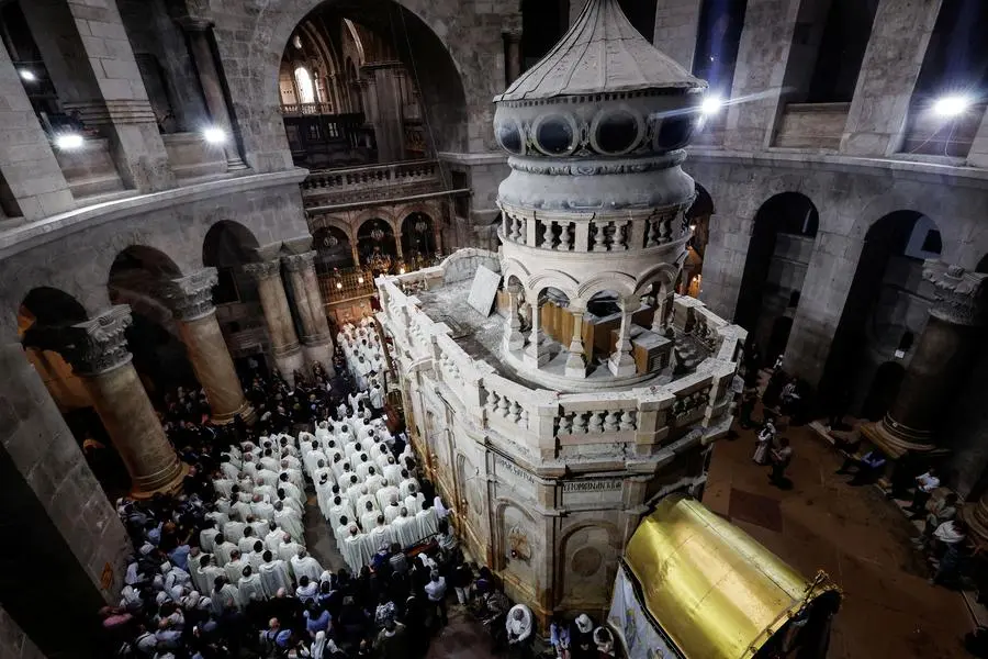 La Basilica del Santo Sepolcro a Gerusalemme durante una celebrazione dell\\'anno scorso , REUTERS