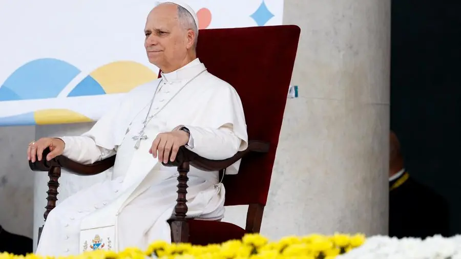 Il Papa: «Che Napoli non resti una cartolina per i visitatori, ma sia cantiere aperto di pace e giustizia»