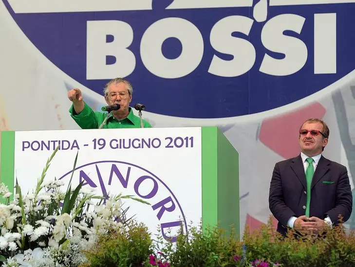 Il Vangelo “localizzato”, il dio Po e Pontida nata “copiando” le Gmg di Wojtyla. Così Bossi attinse al sacro per costruire il suo popolo