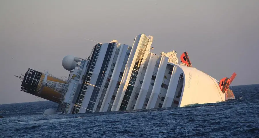 Costa Concordia, cronaca di una tragedia (vera) e del suo comandante (ridicolo)