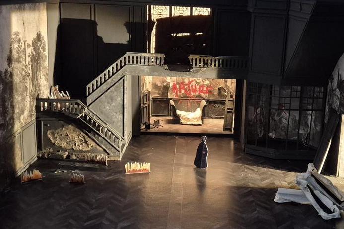 Opera, “I puritani” in Turin directed by Rousseau