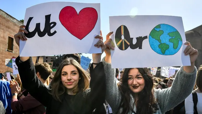 Parla la GenZ: «Se non ci capite, ascoltateci»