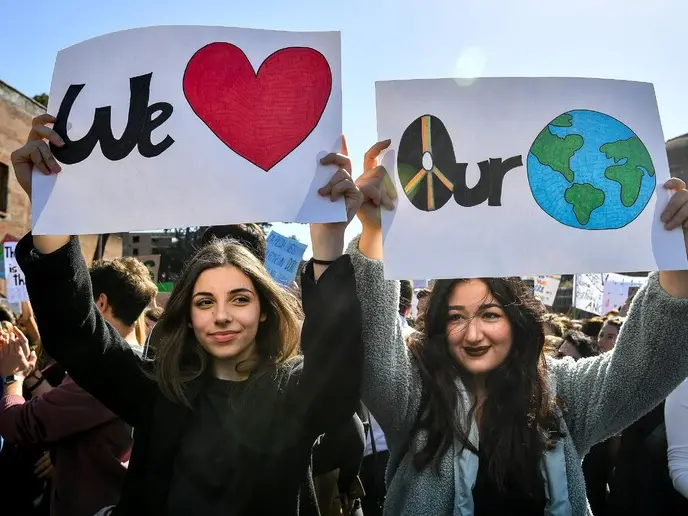 Parla la GenZ: «Se non ci capite, ascoltateci»