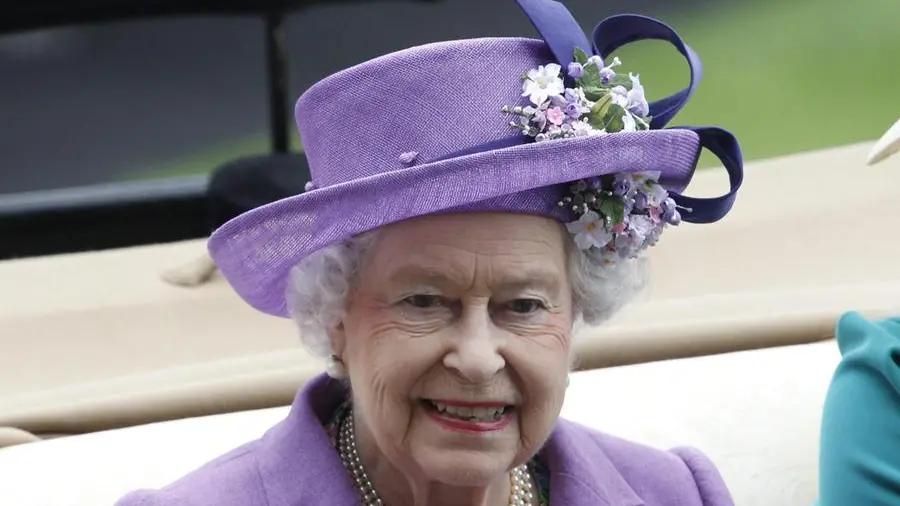 Elisabetta II, 100 anni dalla nascita: come è diventata un’icona pop?