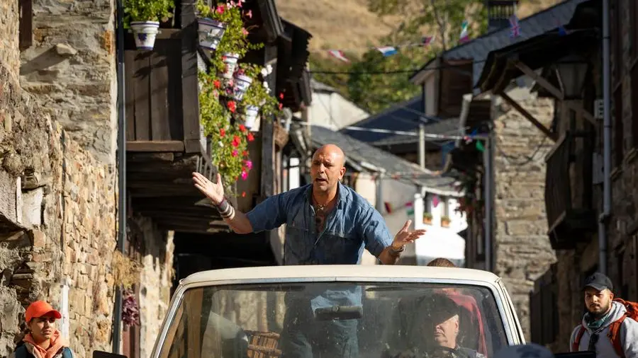 Quella risata che fa bene alla prostata, il film di Checco Zalone e un tabù che cade