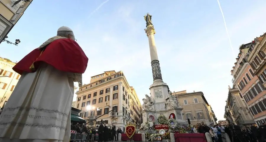 «Guarda o Madre l’umanità provata e schiacciata»