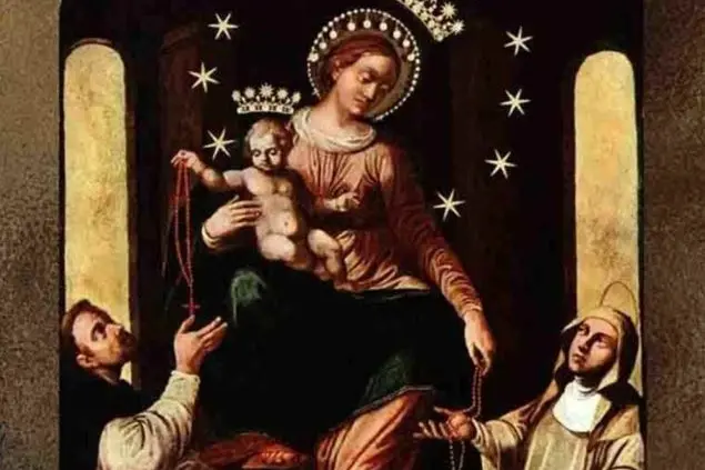 L\\u2019Icona della Madonna di Pompei presenta l\\'immagine della Vergine in trono con Ges\\u00F9 in braccio; ai suoi piedi san Domenico e santa Caterina da Siena. Maria reca nella mano sinistra la corona del Rosario che porge a santa Caterina, mentre Ges\\u00F9, poggiato sulla sua gamba destra, la porge a san Domenico