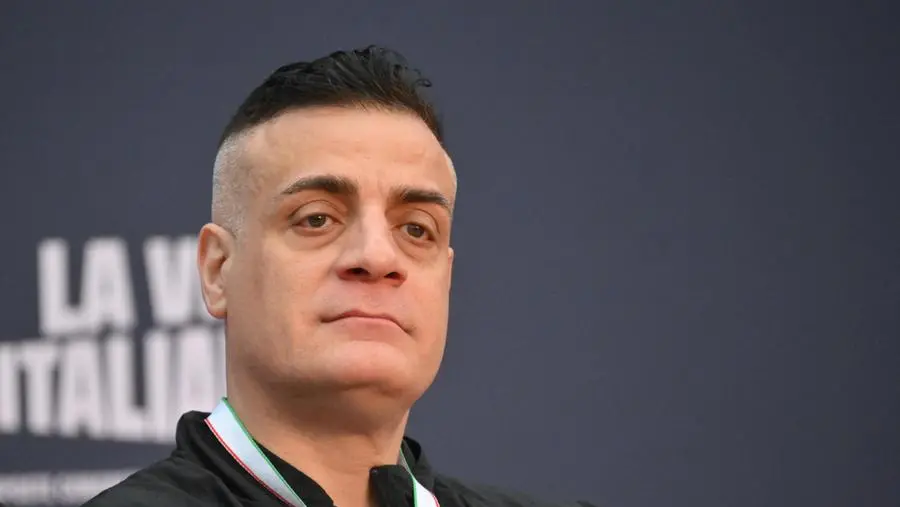 Cicalone, dalla “scuola di botte” all’audizione alla Camera: chi è lo YouTuber che ha portato il tema della sicurezza in Parlamento