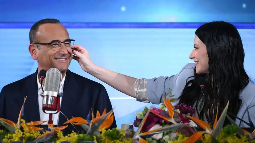 Sanremo, Laura Pausini si prenota per il dopo Carlo Conti: «Avevo anche paura di fare la conduttrice e invece…»
