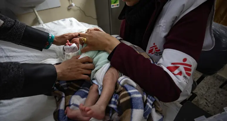 Gaza senza soccorso: quando Israele manda via le Ong e la catastrofe umanitaria si aggrava