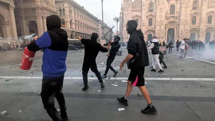 Gli avvocati minorili di Milano: «Fermezza sulla legalità, ma senza criminalizzare i giovani. La sicurezza passa anche dall’educazione»