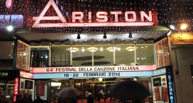 Famiglia Cristiana e il carrozzone della canzone