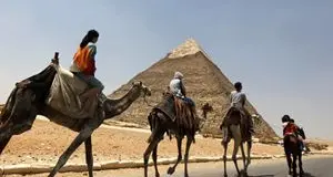Egitto, la fuga dei turisti