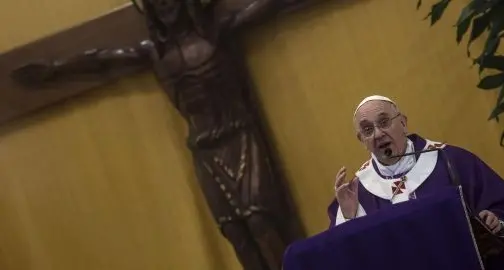 Il Papa: «Confidare in se stessi o nelle cose rende infelici»