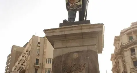 Il generale contro il poeta dissidente