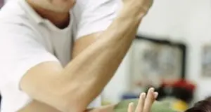 Il nemico ti siede accanto