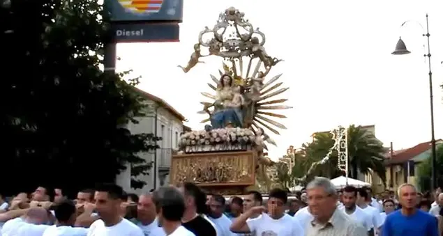 Quell'inchino davanti al boss