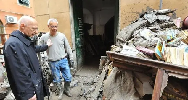 La chiesa si sporca le mani, la politica no