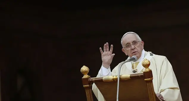 Il Papa: \"Gli uomini capaci di devastare la terra\"