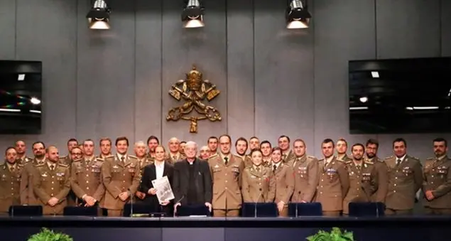 Esercito a lezione in Vaticano
