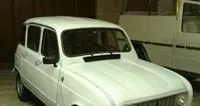 La Renault 4 del parroco che divenne Papamobile