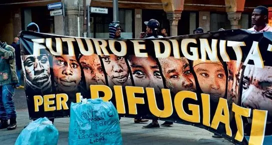 Don Camillo e Peppone oggi si dividono sugli immigrati