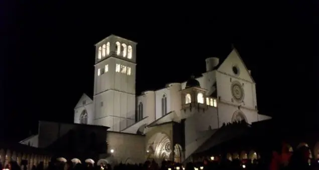 Pace, Assisi: fiaccolata e seminario per papa a Redipuglia