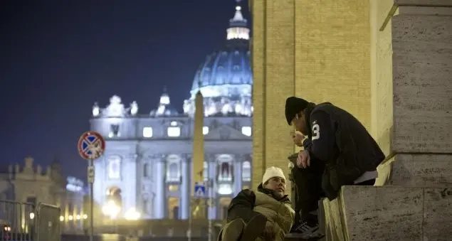 San Pietro, tre docce per i senzatetto