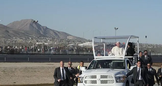 Il Papa: «Dio chiederà conto agli schiavisti»