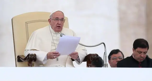 Udienza: \"Nessuno perseguiti i cristiani\".