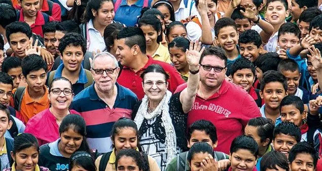 Dalle Alpi alle Ande la scuola \"con l'anima\" di Sergio e Maria