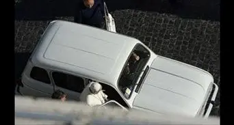 Dietro quell'auto 300 mila chilometri di carità