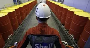 Petrolio, svendita natalizia