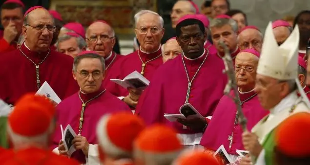 Vescovi, via tutti a 75 anni