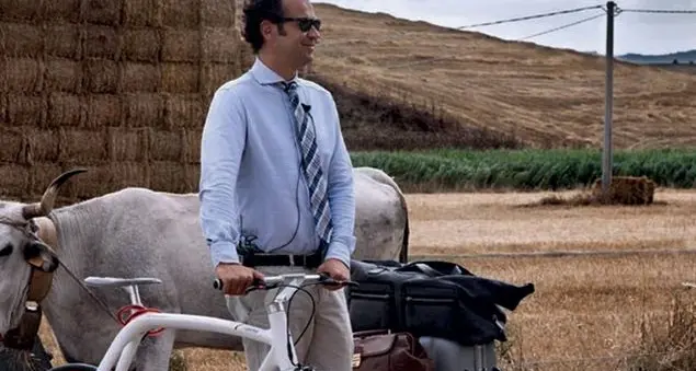 Fabio Volo: «La famiglia è il luogo in cui puoi togliere la maschera»