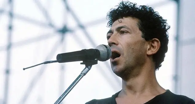 Edoardo ed Eugenio Bennato. «È la musica che abbatte i confini»