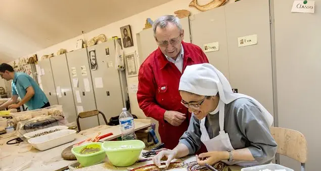 Le pietre e i colori raccontano l'amore di Dio