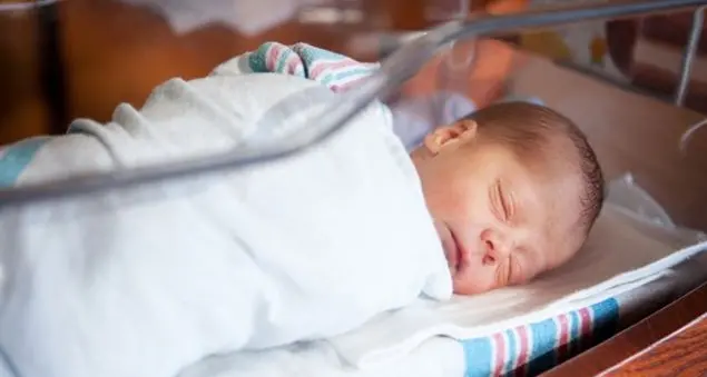 Pacco dono e reddito di maternità per i nuovi nati a Milano