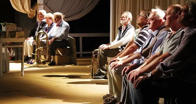 Un intero paese va in scena